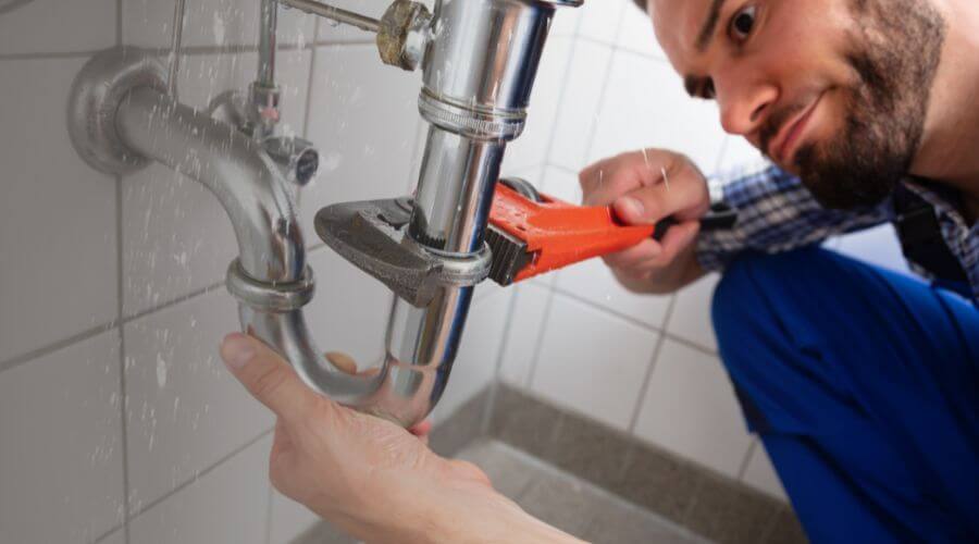 Professional emergency plumbing in Kenedy, TX